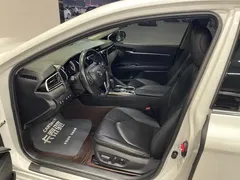 2019 Toyota Camry 2.0G Luxury, белый — фото 9