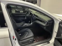 2019 Toyota Camry 2.0G Luxury, белый — фото 25