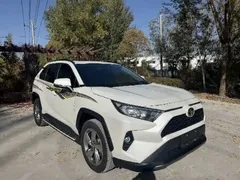 2022 Toyota RAV4 2.0L CVT 2WD Fashion, белый — фото 2