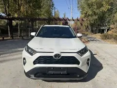 2022 Toyota RAV4 2.0L CVT 2WD Fashion, белый — фото 3