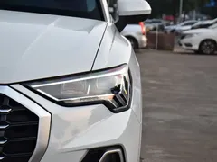 2022 Audi Q3 35 TFSI Sport, белый — фото 17