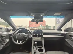 2019 Toyota Avalon Hybrid 2.5L Luxury, чёрный — фото 11