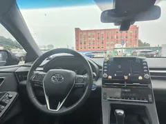 2019 Toyota Avalon Hybrid 2.5L Luxury, чёрный — фото 12