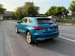2022 Audi A3 Sportback 35 TFSI Fashion, синий — фото 4