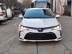 2021 Toyota Corolla Hybrid 1.8L E-CVT Pioneer, белый — фото 3