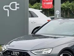2022 Audi A4L 45 TFSI quattro Select Dynamic — фото 2