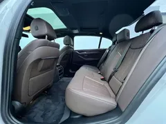 2021 BMW 5 Series 530Li xDrive Luxury Package, белый — фото 9