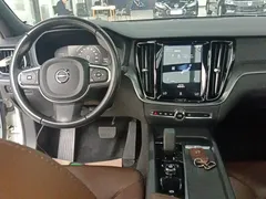 2022 Volvo S60 B4 Luxury, белый — фото 10