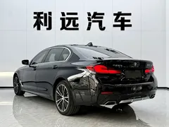 2022 BMW 5 Series 530Li Leading M Sport Package, чёрный — фото 15