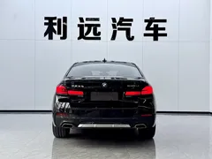 2022 BMW 5 Series 530Li Leading M Sport Package, чёрный — фото 16