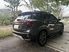 2023 Kia Seltos 1.5L CVT Luxury — фото 16