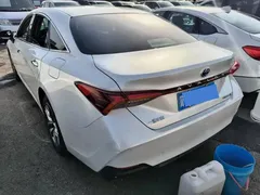2019 Toyota Avalon Hybrid 2.5L Luxury, белый — фото 4