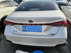 2019 Toyota Avalon Hybrid 2.5L Luxury, белый — фото 5