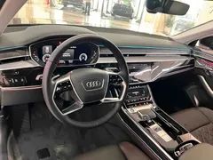 2021 Audi A8L 50 TFSI quattro Comfort, чёрный — фото 5