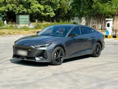 2022 Changan UNI-V 1.5T Premium — фото 2