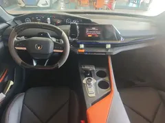 2022 Changan UNI-V 1.5T Premium — фото 10