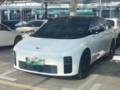 2025 Li Auto i6 2WD Standard, белый — фото 1