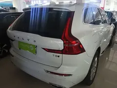 2021 Volvo XC60 4WD Luxury, белый — фото 7