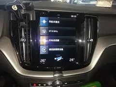 2021 Volvo XC60 4WD Luxury, белый — фото 13