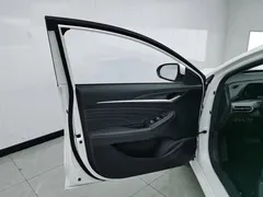 2021 Changan Eado PLUS 1.6L GDI CVT Elite, белый — фото 7