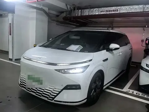 2025 Xpeng X9 EV 650 Long Range Max