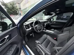 2021 Volvo XC60 4WD Sport, синий — фото 9