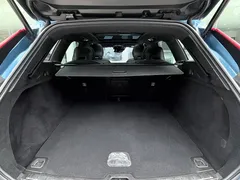 2021 Volvo XC60 4WD Sport, синий — фото 20