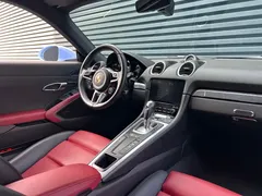 2022 Porsche 718 Cayman 2.0T, белый — фото 8