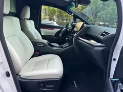 2020 Lexus LM 300h 4, белый — фото 14