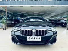 2021 BMW 5 Series 525Li M Sport Package, чёрный — фото 2