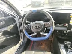 2021 Hyundai Elantra 1.5L CVT LUX Premium, белый — фото 6