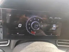 2021 Hyundai Elantra 1.5L CVT LUX Premium, белый — фото 7