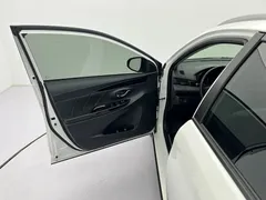 2022 Toyota Yaris L Zhixuan X 1.5L CVT Luxury Plus, белый — фото 21