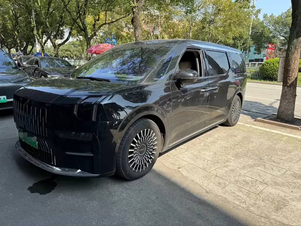 2024 Zeekr 009 7-seat 4WD 108kWh