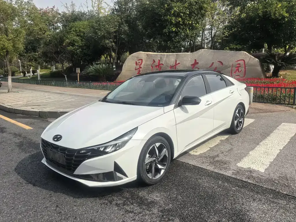 2021 Hyundai Elantra 1.5L CVT LUX Premium