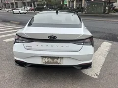 2021 Hyundai Elantra 1.5L CVT LUX Premium, белый — фото 6