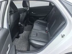 2021 Hyundai Elantra 1.5L CVT LUX Premium, белый — фото 10