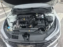 2021 Hyundai Elantra 1.5L CVT LUX Premium, белый — фото 22
