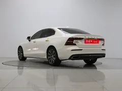 2022 Volvo S60 B4 Luxury, белый — фото 6