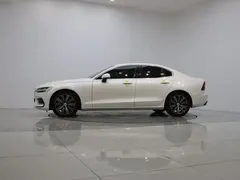 2022 Volvo S60 B4 Luxury, белый — фото 8
