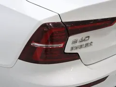 2022 Volvo S60 B4 Luxury, белый — фото 18