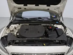 2022 Volvo S60 B4 Luxury, белый — фото 19