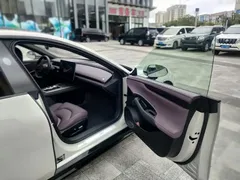 2024 Xiaomi SU7 RWD Long Range Smart Driving, белый — фото 27