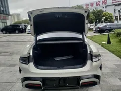 2024 Xiaomi SU7 RWD Long Range Smart Driving, белый — фото 35