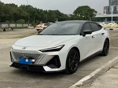 2023 Changan UNI-V 1.5T Premium — фото 1