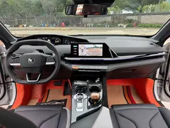 2023 Changan UNI-V 1.5T Premium — фото 3