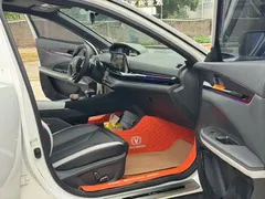2023 Changan UNI-V 1.5T Premium — фото 4