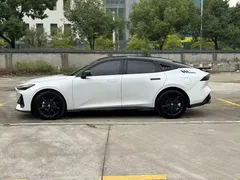 2023 Changan UNI-V 1.5T Premium — фото 13