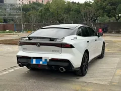 2023 Changan UNI-V 1.5T Premium — фото 15