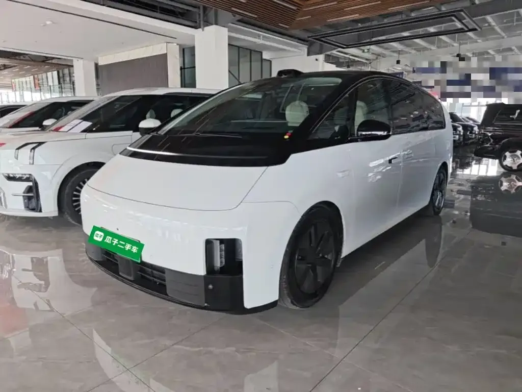 2024 Li Auto MEGA Ultra